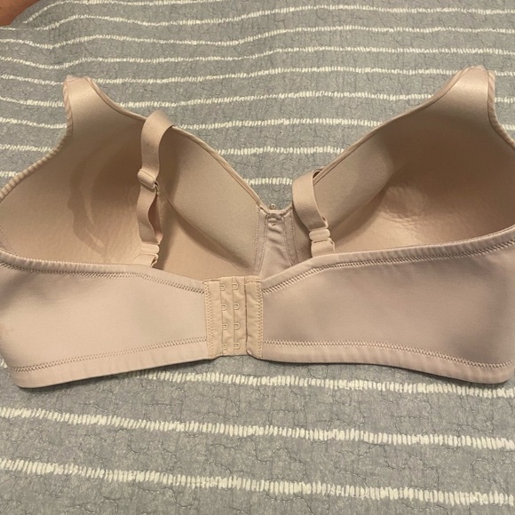 Vanity Fair Bra Women 40DD Beige Wirefree Convertible Seamless 72389 Full Cover - Picture 2 of 3